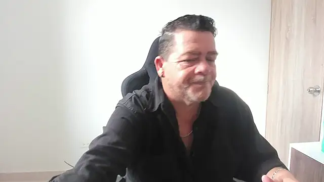 massimo dannger online show from October 2025 07:36:02 PM