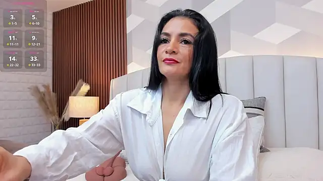 Snapshot of Mommy_Naughty chatting on October 2025 11:09:01 AM Mommy Naughty online show from October 2025 11:09:01 AM