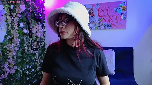 Snapshot of MiaVelvetDoll chatting on February 2026 02:39:02 PM MiaVelvetDoll online show from February 2026 02:39:02 PM