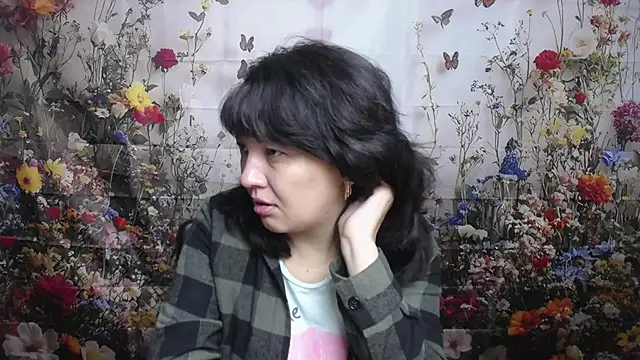 SelenaFly online show from September 2025 05:11:02 AM