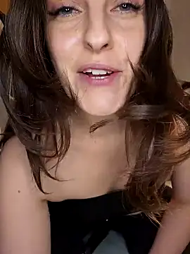 Snapshot of BelleFelicitas chatting on October 2025 07:11:02 PM BelleFelicitas online show from October 2025 07:11:02 PM