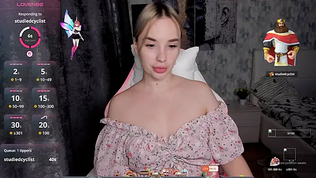 Snapshot of KiraKrox chatting on October 2025 07:41:01 PM KiraKrox online show from October 2025 07:41:01 PM