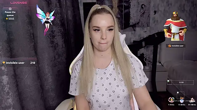 Snapshot of KiraKrox chatting on November 2025 07:46:01 PM KiraKrox online show from November 2025 07:46:01 PM