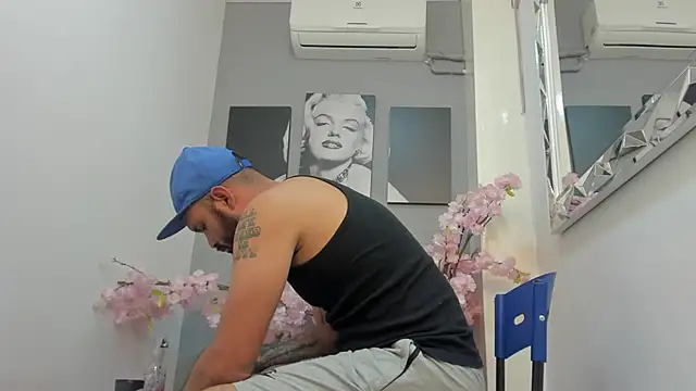 Zane Cross online show from October 2025 11:29:02 AM