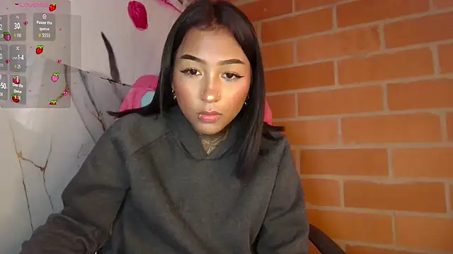Snapshot of kitty_moon1 chatting on September 2025 10:31:02 PM kitty moon1 online show from September 2025 10:31:02 PM