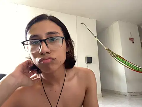 Snapshot of nomi_bunny chatting on September 2025 09:05:01 PM nomi bunny online show from September 2025 09:05:01 PM
