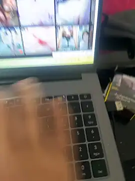 Snapshot of Desire-001 chatting on December 2025 08:43:01 AM Desire-001 online show from December 2025 08:43:01 AM