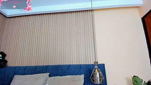 angel ponce online show from November 2025 07:37:01 PM