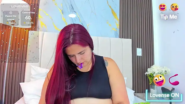 Victoria Guzman online show from April 2026 05:15:01 PM