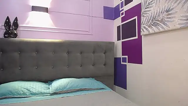 tiiny emilly online show from September 2025 08:13:01 PM