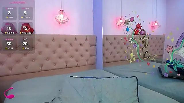 tiiny emilly online show from October 2025 09:32:02 PM