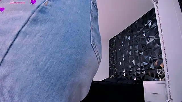 Snapshot of ChannelWhite_ chatting on March 2026 09:42:02 PM ChannelWhite online show from March 2026 09:42:02 PM