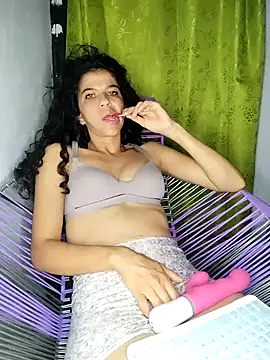 Snapshot of lucerocutte chatting on November 2025 06:47:02 AM lucerocutte online show from November 2025 06:47:02 AM