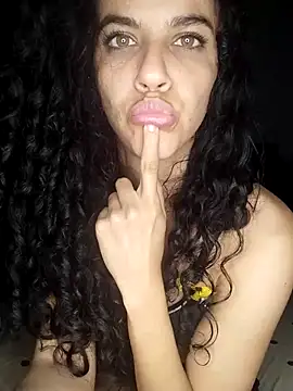 Snapshot of lucerocutte chatting on November 2025 04:04:01 AM lucerocutte online show from November 2025 04:04:01 AM