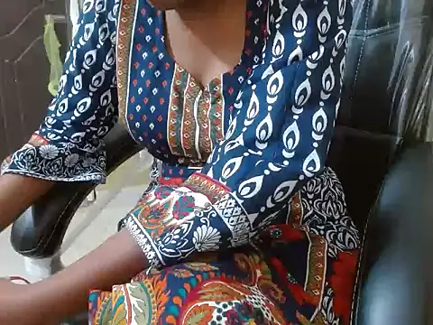 Snapshot of shallyji chatting on October 2025 04:57:01 AM shallyji online show from October 2025 04:57:01 AM