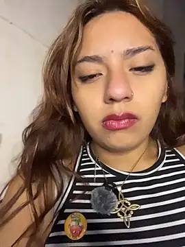 SoftLady S33 online show from May 2026 04:43:01 AM