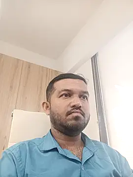 Snapshot of VJ17 chatting on December 2025 06:08:02 AM VJ17 online show from December 2025 06:08:02 AM