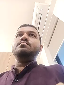 Snapshot of VJ17 chatting on April 2026 10:09:02 AM VJ17 online show from April 2026 10:09:02 AM
