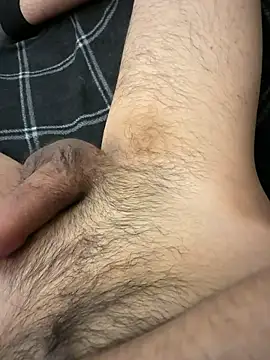 Snapshot of T0PPERS chatting on March 2026 05:44:01 AM T0PPERS online show from March 2026 05:44:01 AM