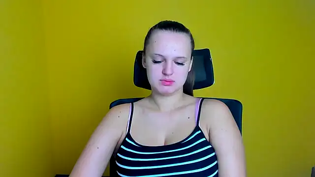 Snapshot of Aurora_White chatting on September 2025 05:41:01 AM Aurora White online show from September 2025 05:41:01 AM