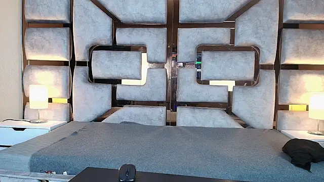 ArianaBeake online show from November 2025 04:01:01 AM