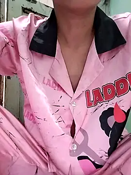 Snapshot of Sexyladzy chatting on October 2025 03:51:02 AM Sexyladzy online show from October 2025 03:51:02 AM