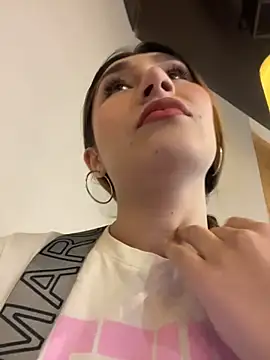 Isa Villamarin online show from October 2025 02:39:02 PM