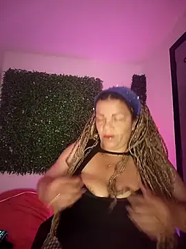 Eva Luxei online show from October 2025 12:20:01 PM