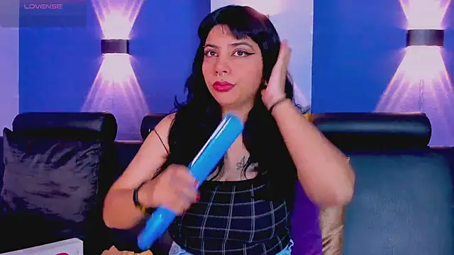 Snapshot of emily-santoss chatting on October 2025 01:51:02 PM emily-santoss online show from October 2025 01:51:02 PM