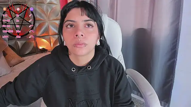 Snapshot of emily-santoss chatting on October 2025 01:19:01 PM emily-santoss online show from October 2025 01:19:01 PM