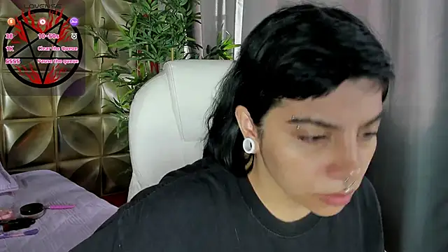 Snapshot of emily-santoss chatting on October 2025 01:23:01 PM emily-santoss online show from October 2025 01:23:01 PM