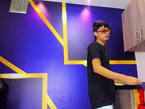 gustavo saaled19  online show from September 2025 07:57:02 PM