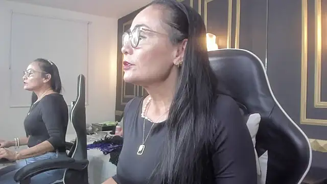 yulitza1025 online show from February 2026 12:25:01 PM