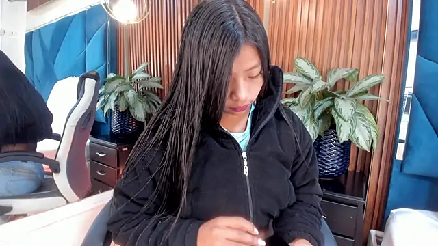 Snapshot of ValeriaJacobs chatting on October 2025 11:58:01 AM ValeriaJacobs online show from October 2025 11:58:01 AM