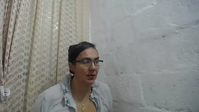 gabbyparker  online show from April 2026 10:01:02 AM