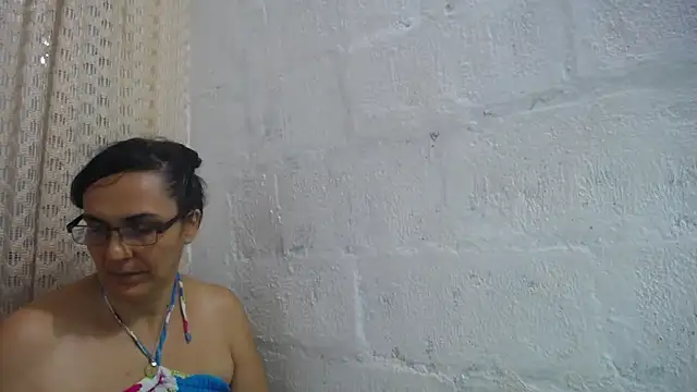 gabbyparker  online show from April 2026 10:47:02 PM