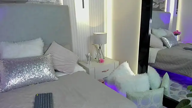 Snapshot of HannahCollyns chatting on October 2025 05:19:01 PM HannahCollyns online show from October 2025 05:19:01 PM