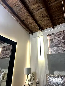 HannahCollyns online show from January 2026 01:49:02 PM