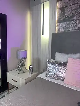 HannahCollyns online show from February 2026 04:22:01 PM