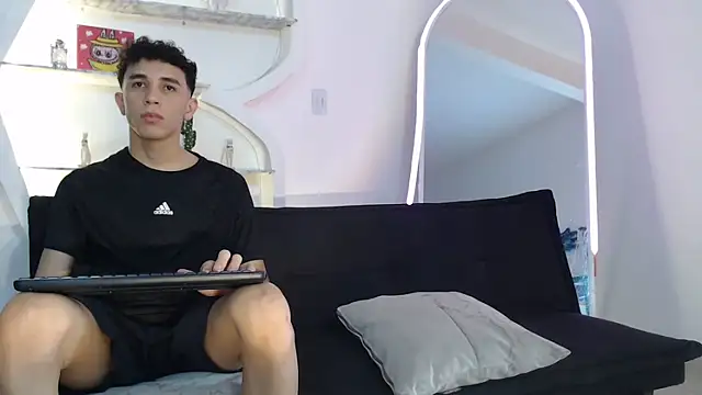 Snapshot of THREE_GUYS_HOT chatting on October 2025 07:26:01 PM THREE GUYS HOT online show from October 2025 07:26:01 PM