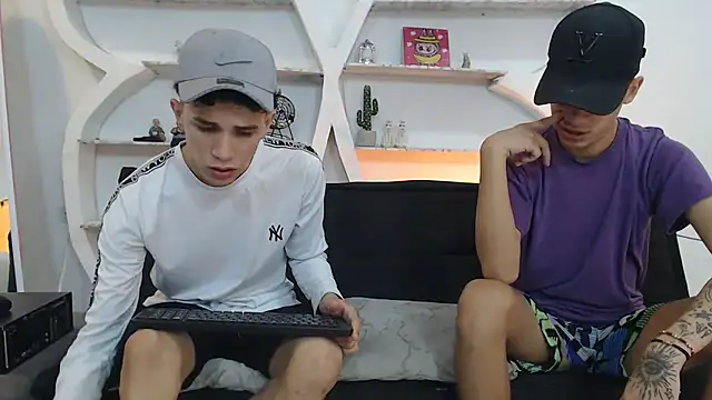 Snapshot of THREE_GUYS_HOT chatting on November 2025 07:25:01 PM THREE GUYS HOT online show from November 2025 07:25:01 PM