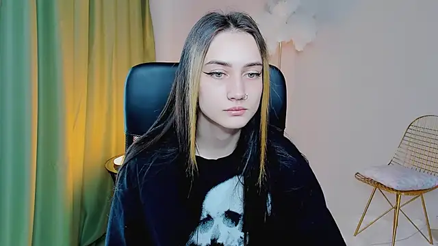 Snapshot of olivianorton chatting on September 2025 01:02:01 PM olivianorton online show from September 2025 01:02:01 PM