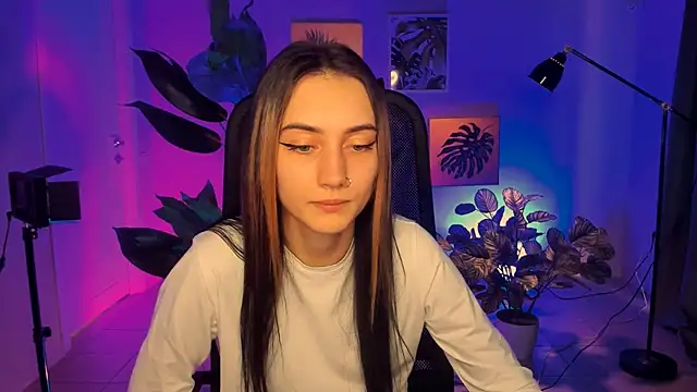 Snapshot of olivianorton chatting on September 2025 09:33:01 AM olivianorton online show from September 2025 09:33:01 AM