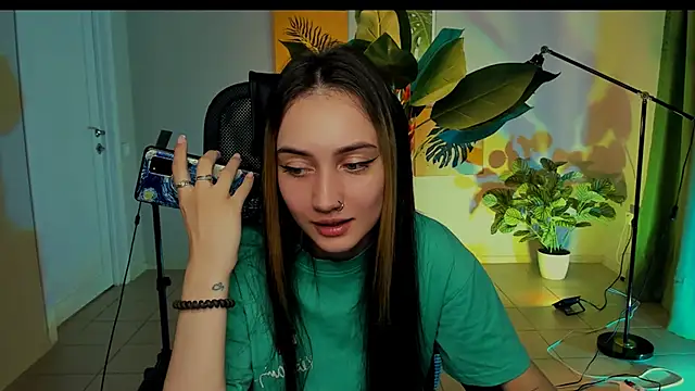 Snapshot of olivianorton chatting on September 2025 01:46:02 PM olivianorton online show from September 2025 01:46:02 PM