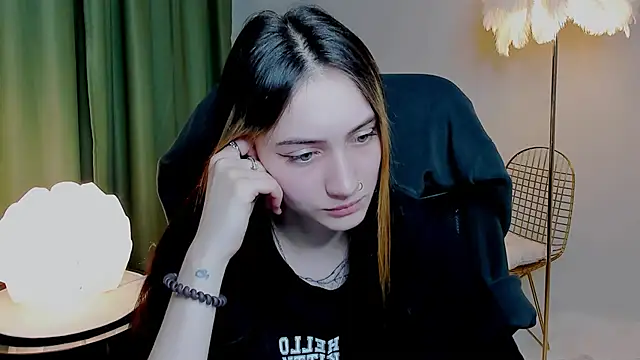 Snapshot of olivianorton chatting on September 2025 03:39:01 PM olivianorton online show from September 2025 03:39:01 PM