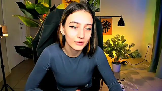 Snapshot of olivianorton chatting on October 2025 10:35:02 AM olivianorton online show from October 2025 10:35:02 AM