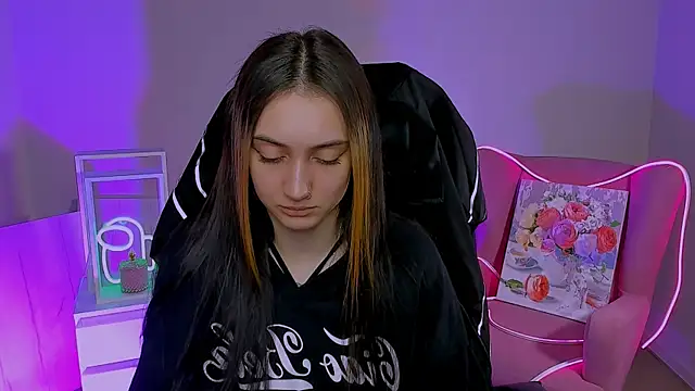 Snapshot of olivianorton chatting on October 2025 01:12:01 PM olivianorton online show from October 2025 01:12:01 PM