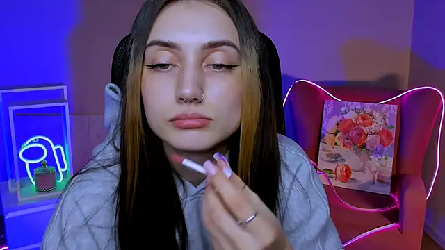 Snapshot of olivianorton chatting on November 2025 03:45:01 PM olivianorton online show from November 2025 03:45:01 PM