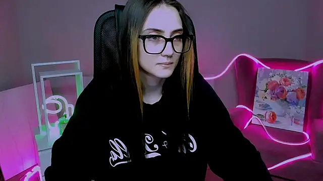 Snapshot of olivianorton chatting on November 2025 03:12:02 PM olivianorton online show from November 2025 03:12:02 PM