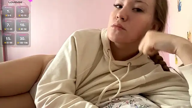 Snapshot of PandaFluff chatting on February 2026 05:44:01 AM PandaFluff online show from February 2026 05:44:01 AM